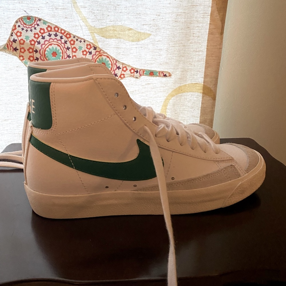Nike mid blazer 77 high tops GREEN